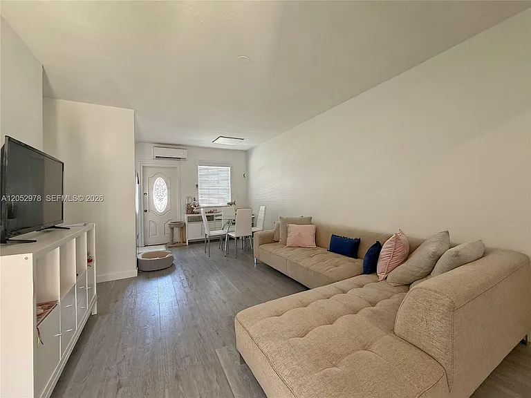 3123 SW 25th Ter #FRONT — Photo 16