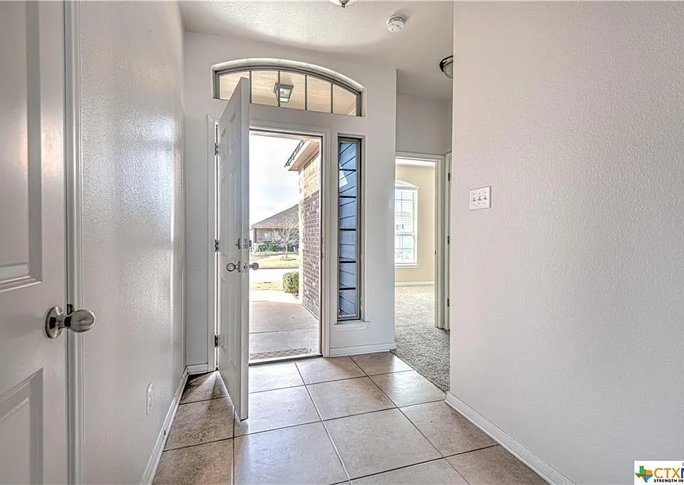 8106 Hawthorn