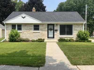238 Lincoln DRIVE N N, West Bend, WI, 53095