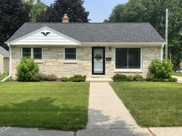 238 Lincoln DRIVE N N, West Bend, WI 53095