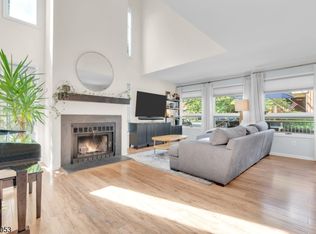 66 Bond St, Bridgewater Twp., NJ 08807