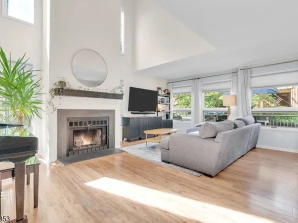 66 Bond St, Bridgewater Twp., NJ 08807