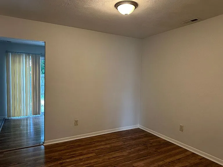 5716 Morningside Ct — Photo 3