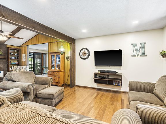 5th image of 3552 S Westwood Avenue