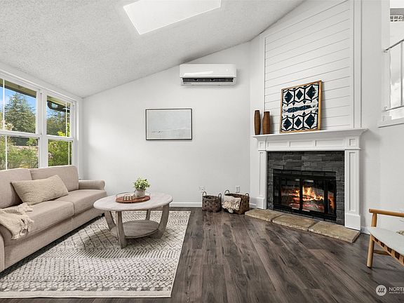 5th image of 2570 SE Brookside Ct