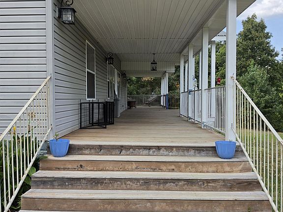 4th image of 100 Fischer Dr