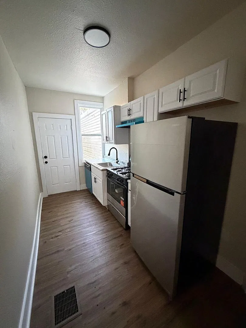 3 bed, 1339 sqft, $1,495 — Photo 3