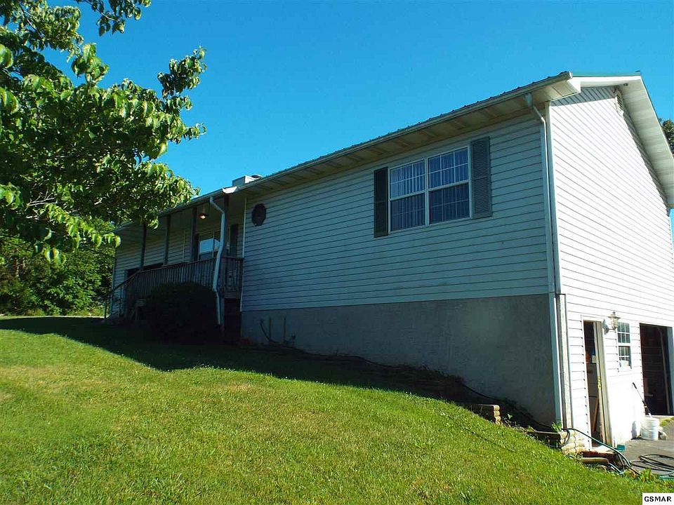 1st image of 1449 Twin Oaks Rd