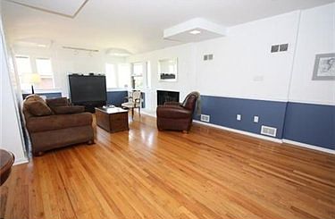 3rd image of 112 Elatan Dr