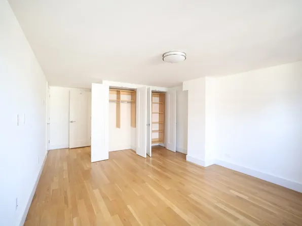 160 East 88th Street image 8 of 25