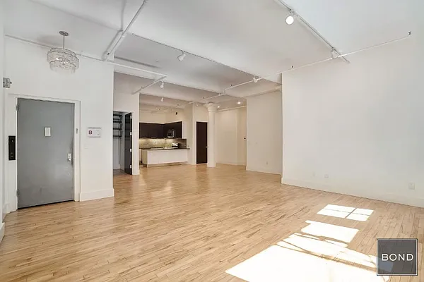 Rented by Bond New York | media 4