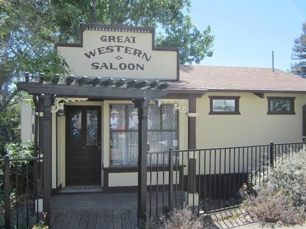 1556 E St #1