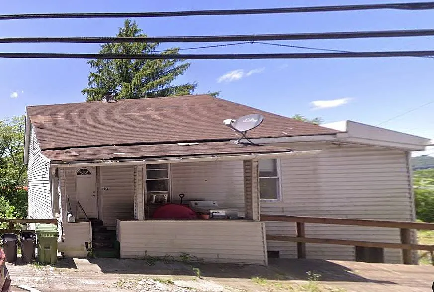 1912 Listravia Ave photo 1