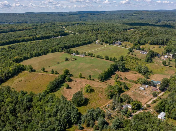 31 Cemetery Road, Montville, ME 04941