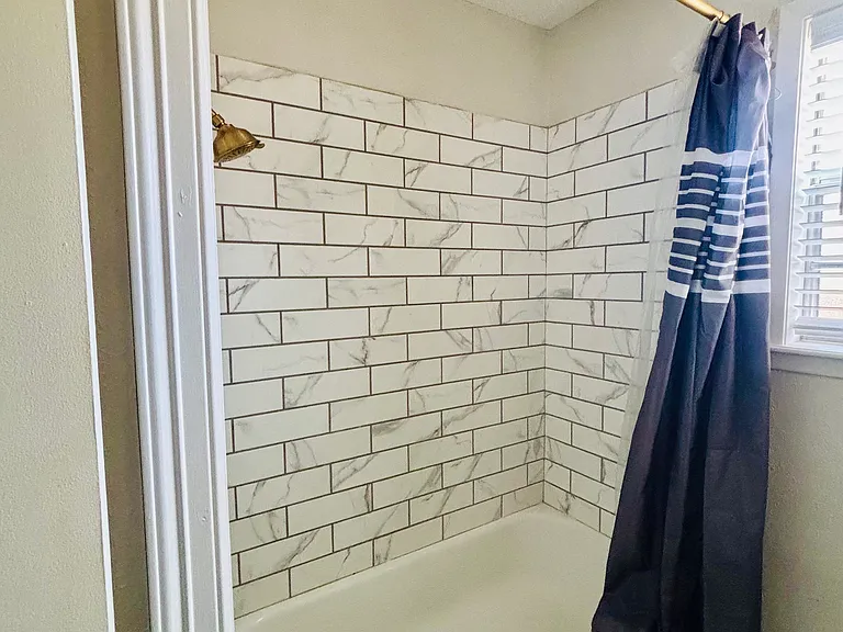 401 E Harriet St — Photo 15