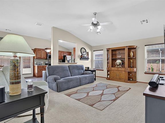 4th image of 18205 Viento Dr