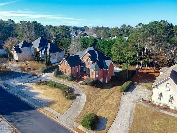 5th image of 425 Abbey Springs Way