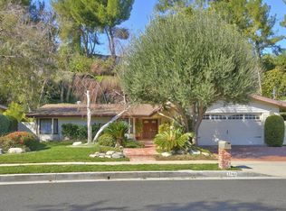 22464 De Kalb Dr, Calabasas, CA 91302