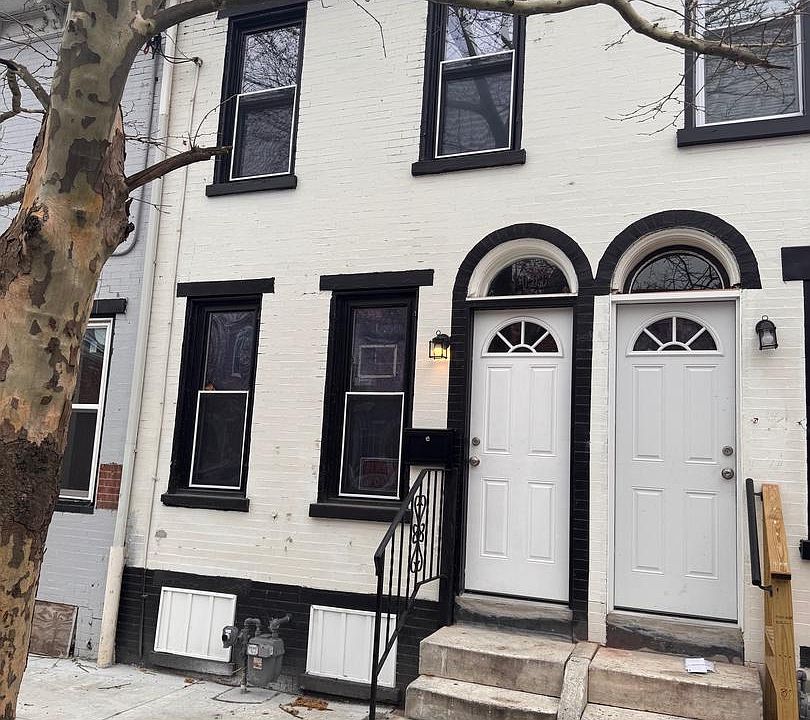 1st image of 1006 N Pine St