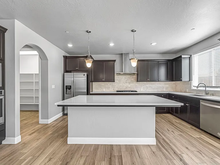 1683 N Ryan Ave — Photo 16