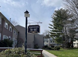 88 E Gate Ln #88, Hamden, CT 06514