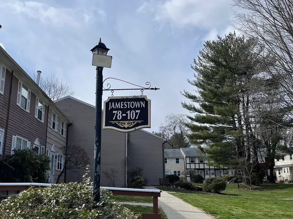 88 East Gate Lane #88, Hamden, CT 06514