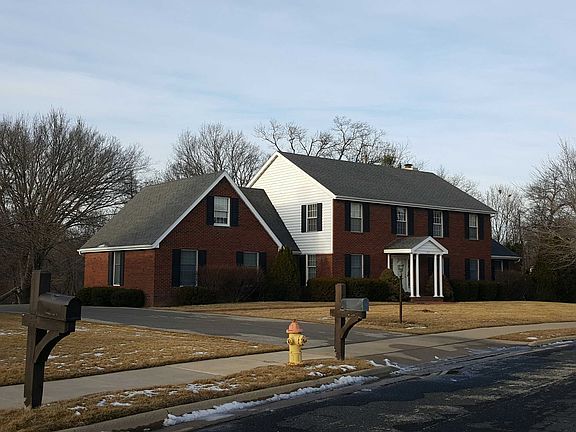 2nd image of 725 W Townes Ct