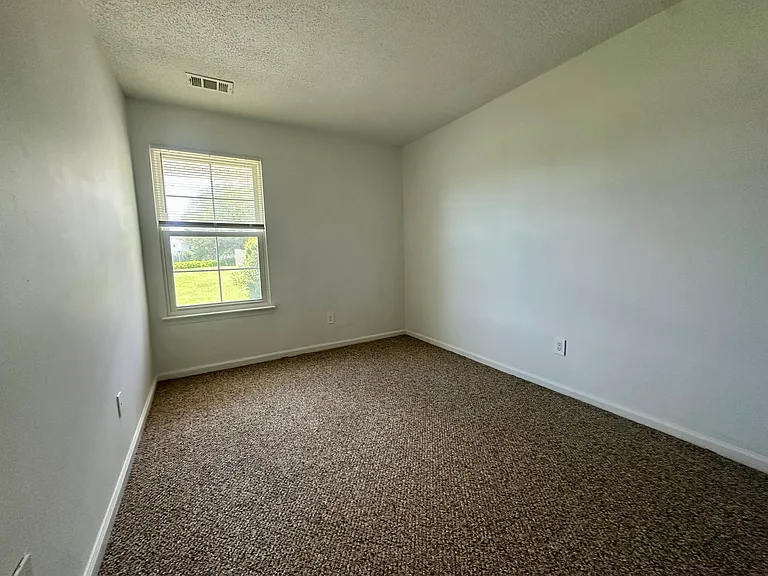 4044 Laurel Green Cir — Photo 30