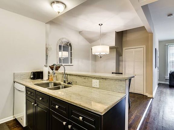 5th image of 3308 W Le Moyne St #1