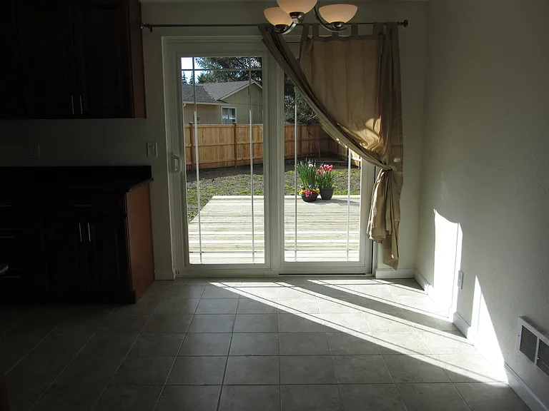 8710 45th Dr NE — Photo 6