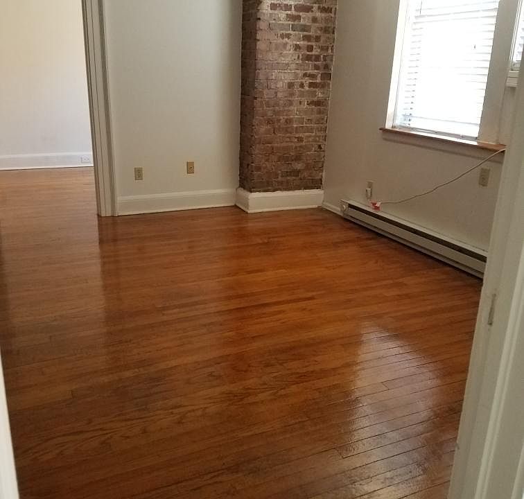 LARGE FRONT ROOM