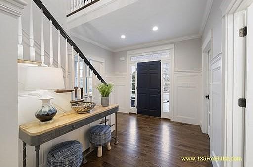 4th image of 125 Fox Hill St