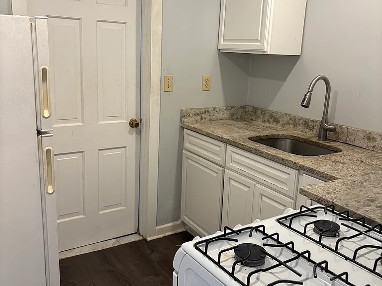 149 Union St #5 — Photo 6