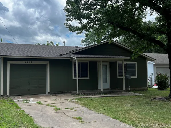 2211 S Poplar St, Sapulpa, OK 74066