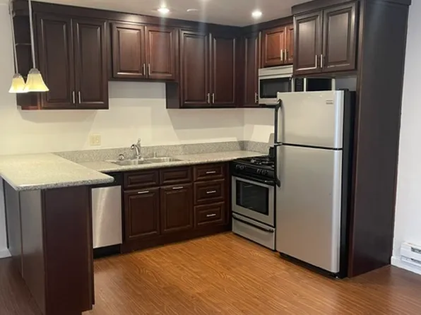 1640 Brockton Ave APT 17, Los Angeles, CA 90025
