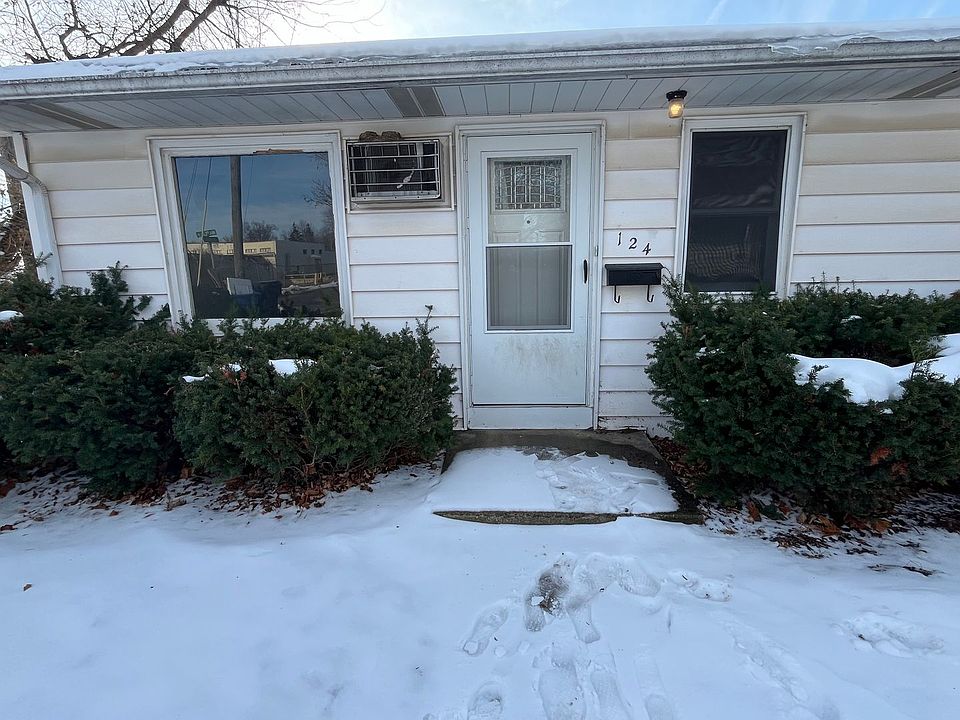 1st image of 118-124 Maple Ln