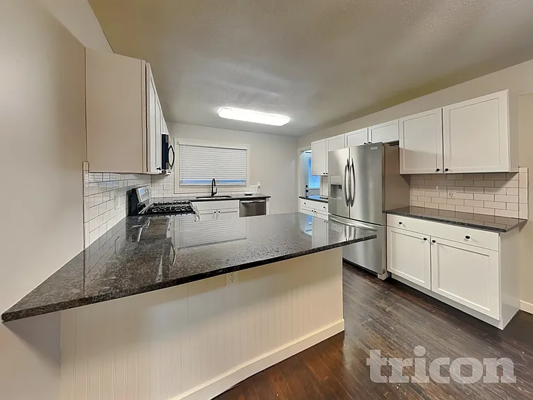 7317 Clinton Ave — Photo 4