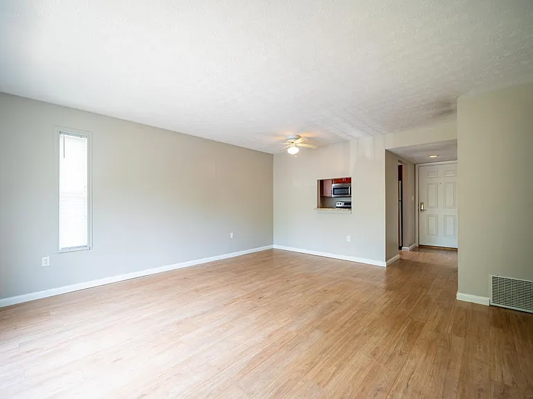 Grandview Passage — Photo 35