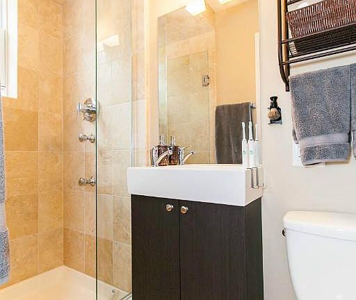 4th image of 1711 N Maplewood Ave APT 3F