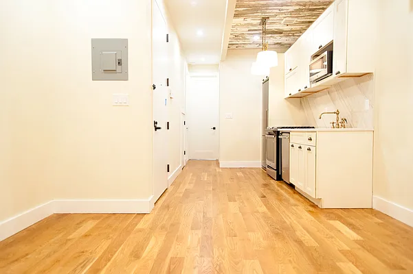 Rented by Nooklyn NYC LLC | media 75
