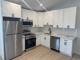 544 Locust Ave, Pt Chester, NY