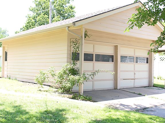 2 car detached garage