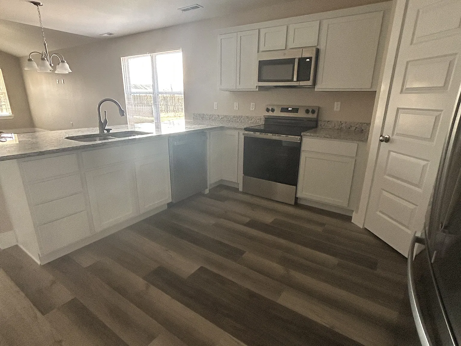 121 E. Poplar - 1 — Photo 2