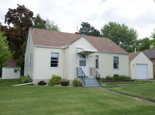 708 Dellwood St S, Cambridge, MN 55008