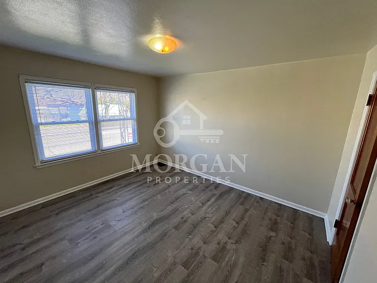 2904 Lincoln St — Photo 6