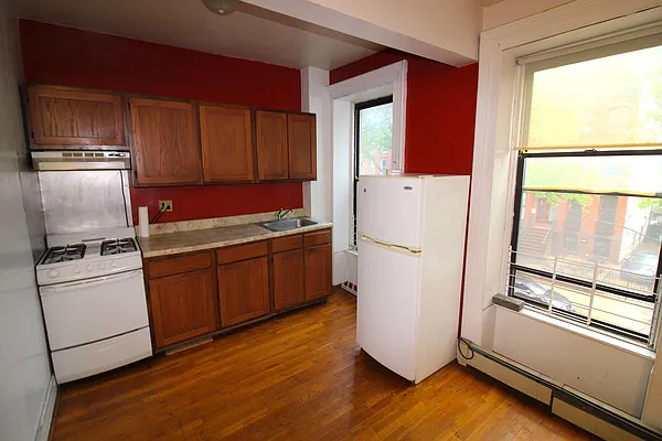 Rented by Realty Nerd | media 3