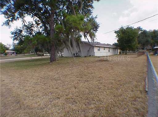 2nd image of 423 Oak Trl