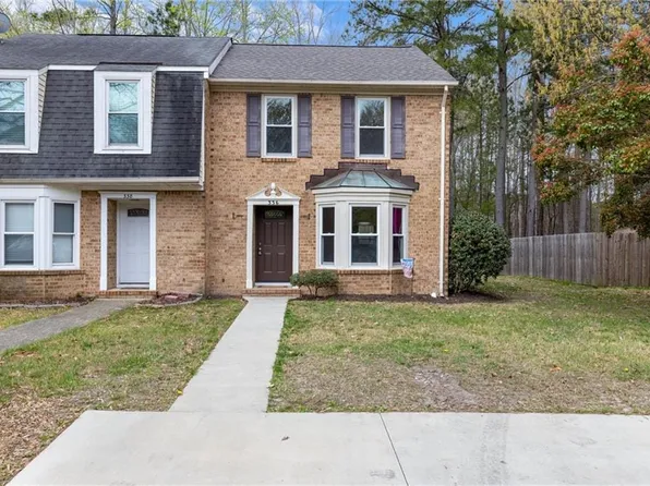 336 Middle Oaks Dr, Chesapeake, VA 23322