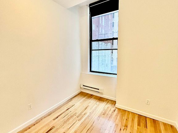 3rd image of 11 Maiden Ln APT 4B