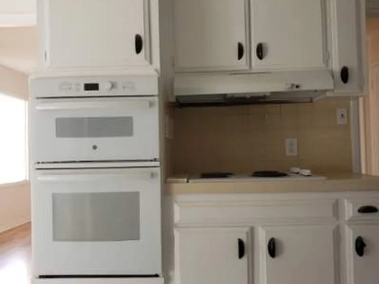 555 W Whittier Ave — Photo 13